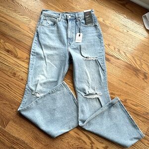 Levi's 70's High Rise Flare Jean 28x30 NWT - Light Wash